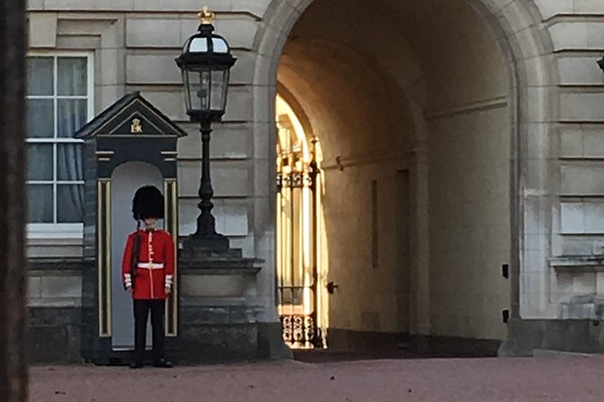 Private Walking Tour of Royal London with Changing of the Guard - Trafalgar Square and the road toward royalty