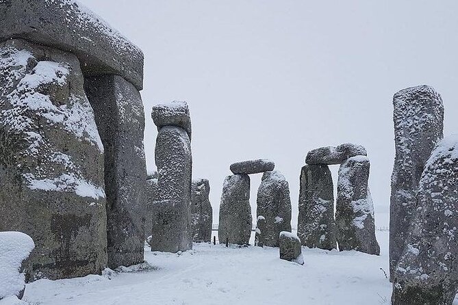 Private Windsor Castle and Stonehenge Day Tour - Windsor: lunch in a proper English town