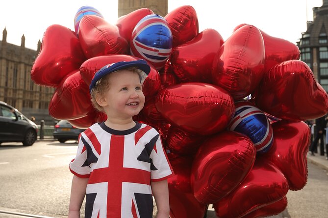 Professional Digital Photo with Red Heart Balloons Central London - A quick photo session beside Big Ben