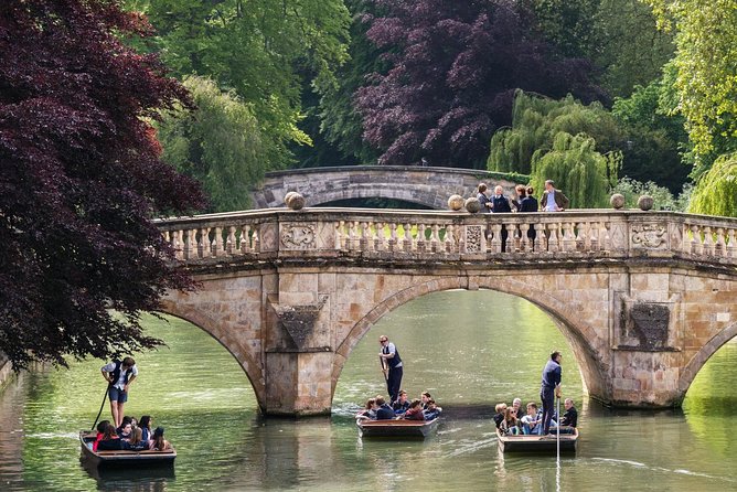 Punting Tour in Cambridge - Queens’ College and the Mathematical Bridge