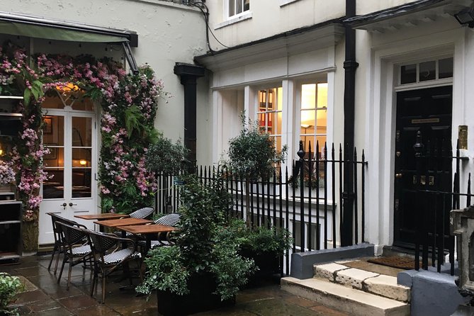 Rich people behaving badly - A two-hour route that finishes near Westminster