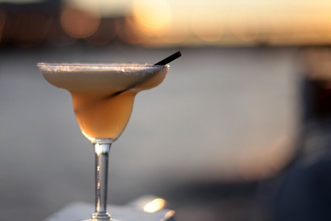 River Thames Evening Cruise with Sparkling wine and Canapés - Canapés and sparkling wine: a light supper, not dinner