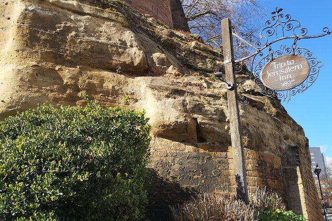 Robin Hood’s Nottingham: Interactive Game & Walking Tour - Nottingham Castle, Mortimer’s Hole, and the Robin Hood trail
