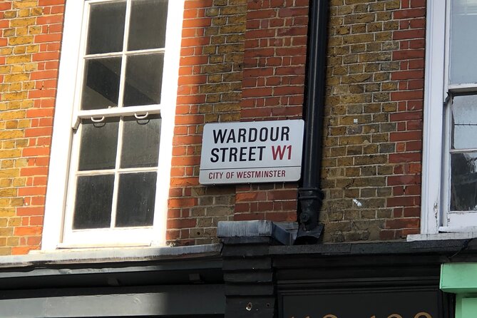 Rock and Roll Walking Tour of Soho London - Why a small group matters on a music walk