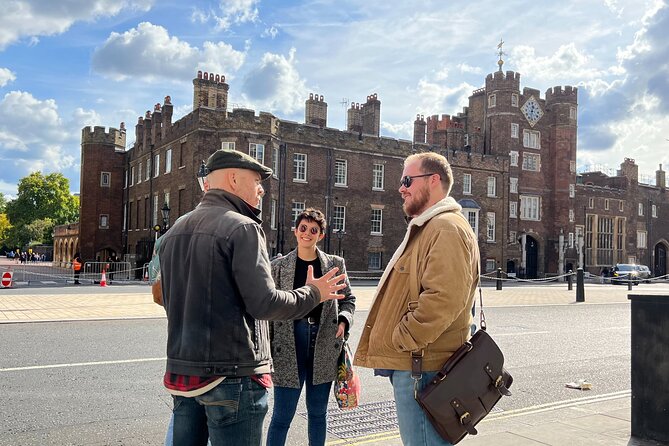Royal Historic Pubs Walking Guided Tour in London - What you can drink, and what you cannot expect