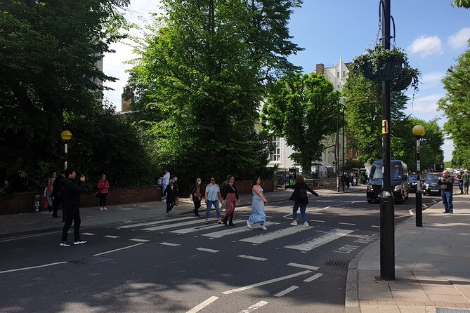 Royal London and The Beatles Private Tour - Montagu Square and the old Apple Boutique site