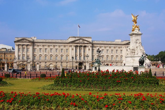 Royal London Guided Sightseeing Tour and Thames River Cruise - A fast start from Victoria Coach Station