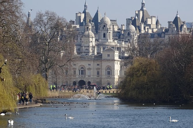 Royal Tour of St James', Parks, Palaces and Royal intrigue - Green Park and the flowerless royal story