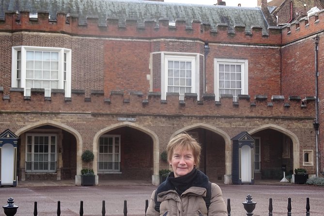 Royal Tour of St James', Parks, Palaces and Royal intrigue - Clarence House, Lancaster House, and Buckingham Palace
