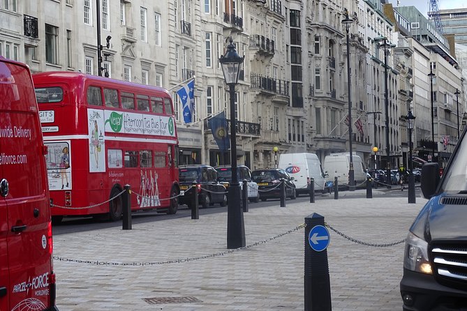 Royal Tour of St James', Parks, Palaces and Royal intrigue - St James’s Square and the neighborhood behind the palaces