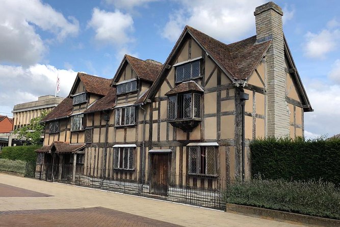 Royal Windsor Cotswold & Shakespeare Country in Executive Vehicle Private Tour - What the private vehicle adds