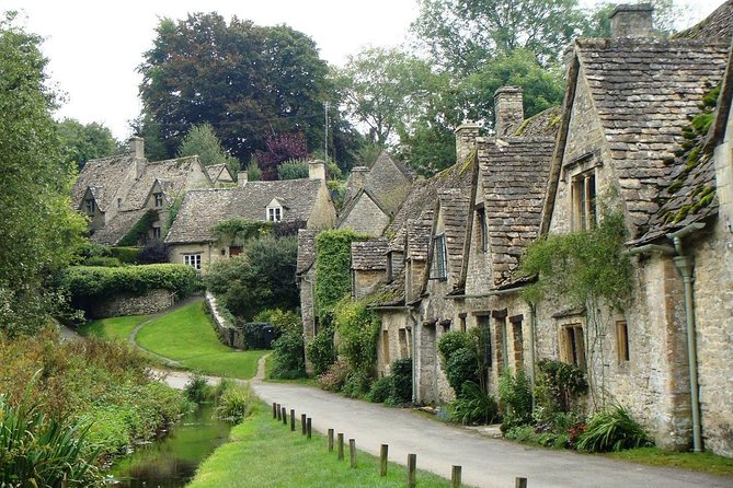 Royal Windsor Cotswold & Shakespeare Country in Executive Vehicle Private Tour - How Kalam’s guiding style may shape the day