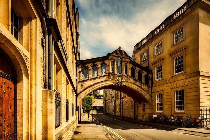 Royal Windsor, Oxford & Cotswold Private Tour - Cotswold villages on narrow country roads