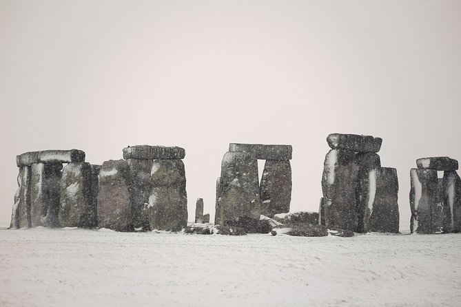 Salisbury, Stonehenge, Bath and Windsor with Christmas Lunch - Who will enjoy this Christmas coach tour