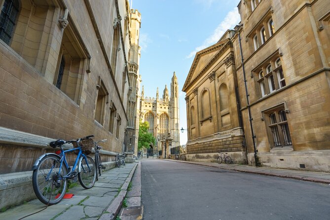 Scholars & Secrets of Cambridge: Self-Guided Puzzle Adventure - Starting at the Corpus Clock