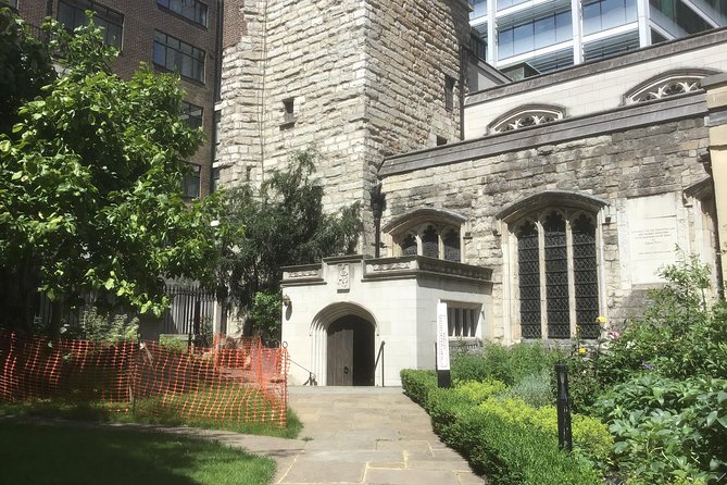 Secret Gardens of the City of London Private Tour - Shakespeare, Churchill, and the heroes of Postman’s Park