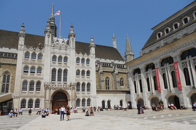 Secret Old London Guided Walking Tour - Guildhall and the lost Roman amphitheatre
