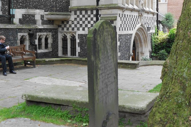 Secret Old London Guided Walking Tour - William Wallace Memorial and the story behind it