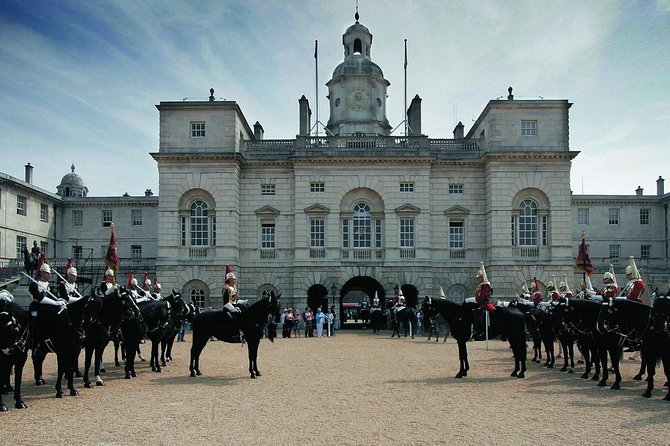 See Over 30 Top London Sights! Fun Private Tour with Local Guide - Buckingham Palace and the royal walk through Green Park