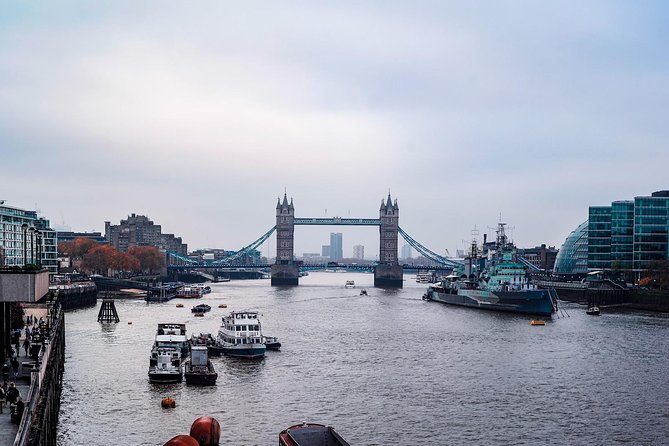 See Over 30 Top London Sights! Fun Private Tour with Local Guide - The Tube ride to Southbank