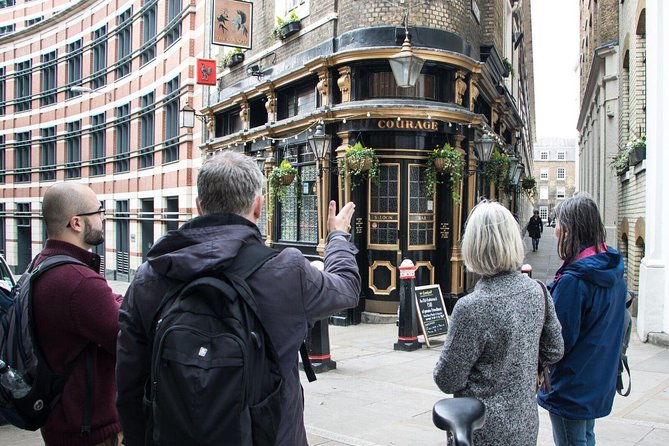 Shakespeare in the City Walk - In Shakespeare's footsteps North of the Thames - The strange totem pole on Queen Victoria Street