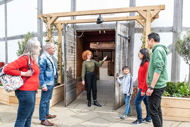 Shakespeare's Globe Guided Tour - Why the Globe feels different from a standard London attraction