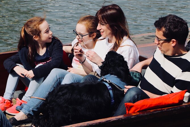 Shared Chauffeured Punt Tour - Queen’s College and the Mathematical Bridge