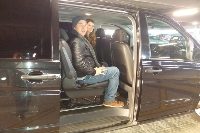 Shared Departure Transfer from your London Hotel to the Airport - Drivers who make the airport run easier