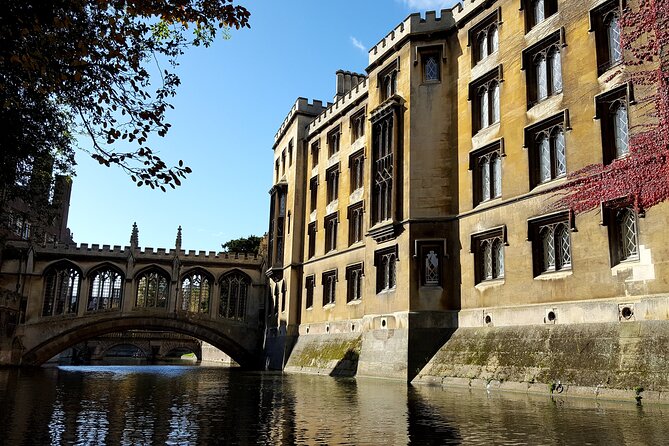 Shared Guided Punting Tour of Cambridge - St. John’s, the richest college, and the final stretch