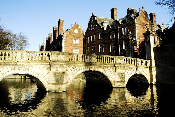 Shared Guided Punting Tour of Cambridge - Magdalene College and Cambridge’s old bridges