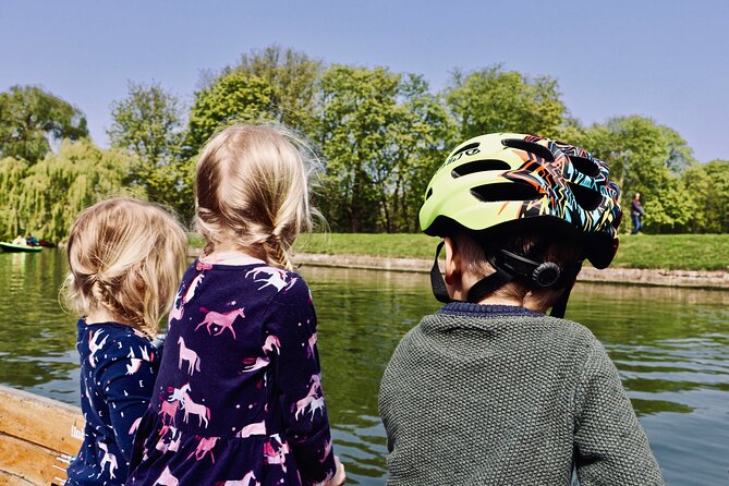 Shared Punt Tour - Cambridge - Queen’s College and the Mathematical Bridge