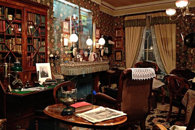 Sherlock Holmes Museum & See London's Top Sights Walking Tour - London Bridge and views of the Tower district