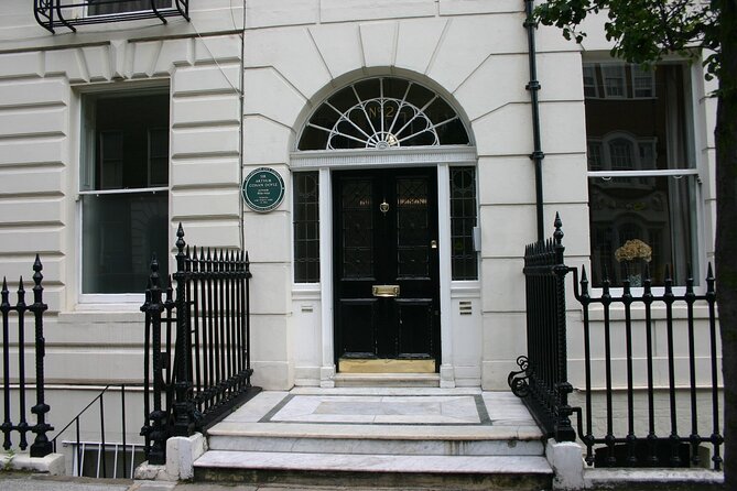 Sherlock Holmes Old London - Very Small Group Walking Tour - Somerset House as a short historic passage