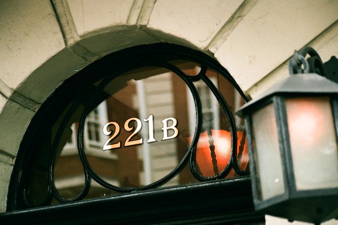 Sherlock Holmes Private Guided Tour - BBC Series & Traditional Locations - Russell Square and Doyle’s Bloomsbury connection