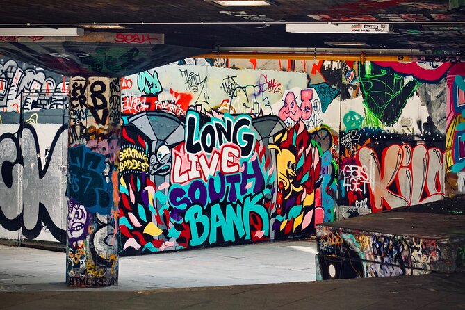 Shoreditch Self-Guided Walking Tour: Art, Cuisine & Culture - Sclater Street, where old streets meet new buildings