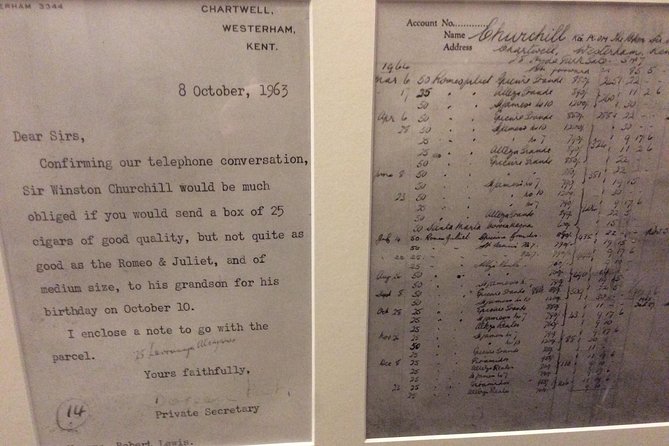 Sir Winston Churchill Private Walking Tour & War Rooms - The Mall, Admiralty Arch, and Trafalgar Square