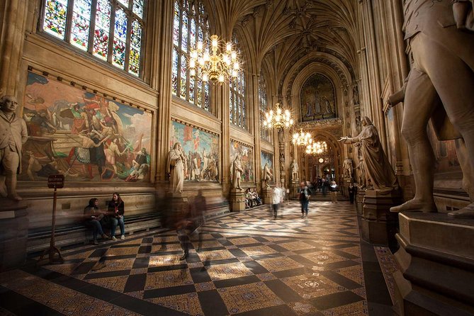 Skip the Line Parliament & Westminster Abbey Fully-Guided Tour - Guide quality and the value of live commentary