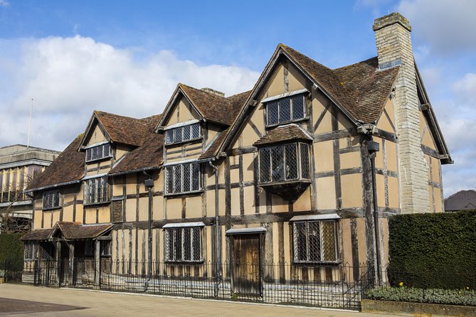 Small Group Cotswolds Villages, Stratford and Oxford Day Tour from London - Stow-on-the-Wold for tea, cake, and antiques