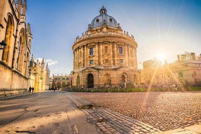 Small Group Cotswolds Villages, Stratford and Oxford Day Tour from London - Guides make or break a packed route