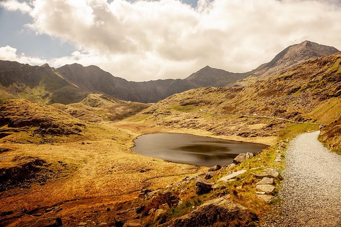 Snowdonia & Chester Day Tour from Manchester Including Admission - The guide makes or breaks the long drive