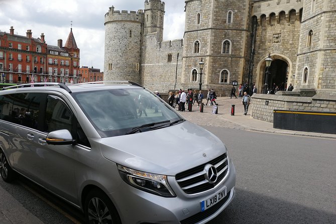 Southampton Cruise Term/ Hotel to London with Stopovers at Stonehenge & Windsor - What the private Mercedes setup is like