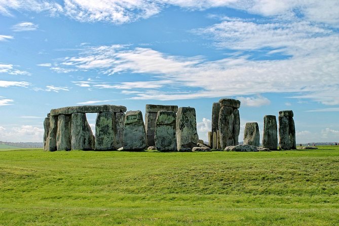 Southampton: Post-Cruise Tour to London via Salisbury, Stonehenge and Windsor - The coach ride to London and hotel drop-off