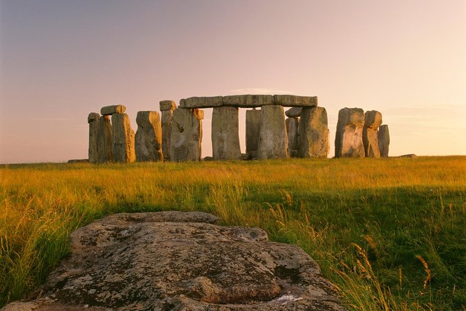 Southampton: Post-Cruise Tour to London via Salisbury, Stonehenge and Windsor - Meeting your guide at Southampton docks
