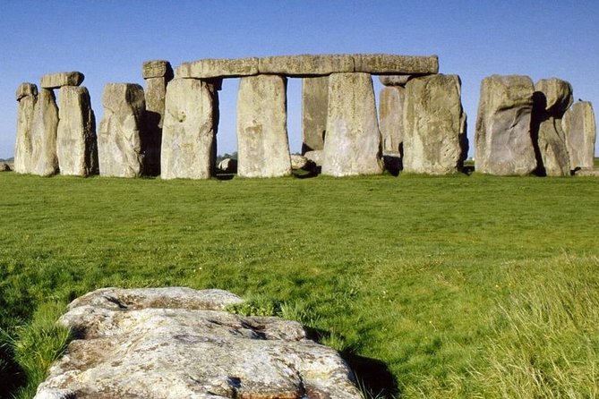 Southampton Pre-Cruise Tour: London to Southampton via Stonehenge - The drive through southern England