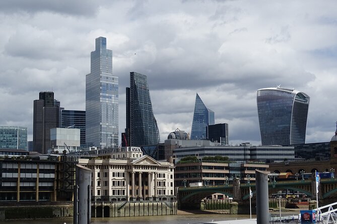 Southwark - an exclusive private walking tour full of surprises! - Tate Modern and the Menier Chocolate Factory