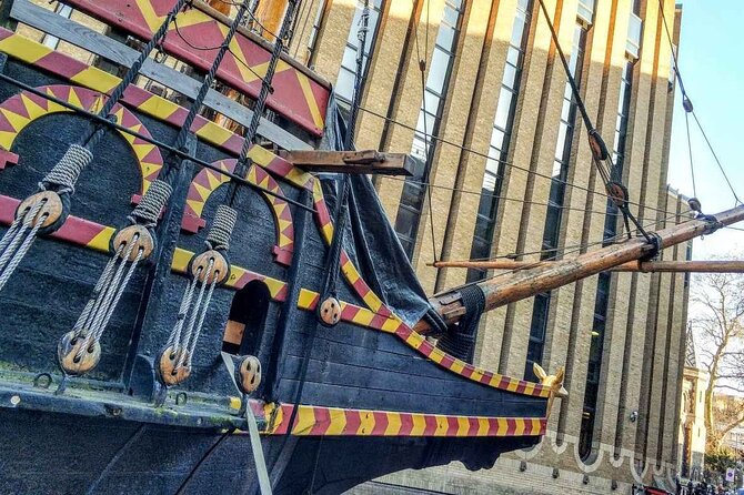Southwark Pirates of the Thames Quest Experience in London - Southwark Cathedral, Borough Market, and Crossbones Garden