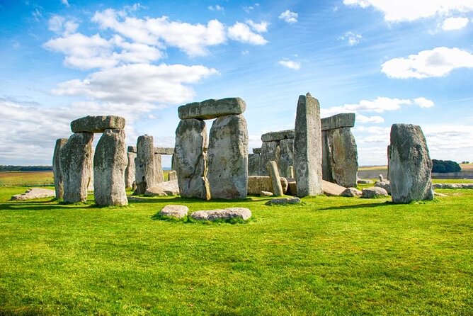 Stonehenge and Bath Guided Day Tour from London - Walking Among the Stones at Stonehenge