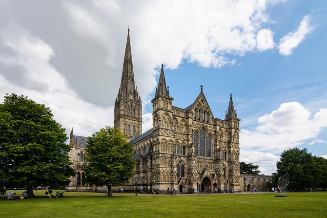 Stonehenge and Salisbury Cathedral Private Tour from Southampton - Salisbury Cathedral and the Magna Carta