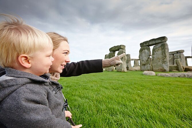 Stonehenge and Windsor from London - Stonehenge in 90 minutes on Salisbury Plain
