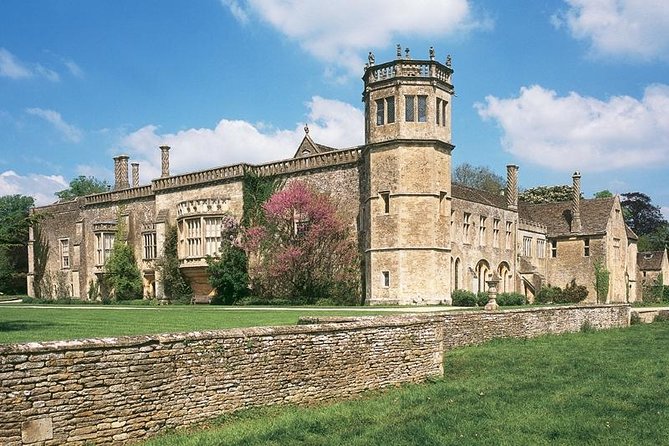 Stonehenge, Avebury & the Cotswolds from Bath (Small group) - Castle Combe in 35 minutes